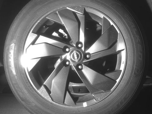 Used 2025 Nissan Rogue SV image 15