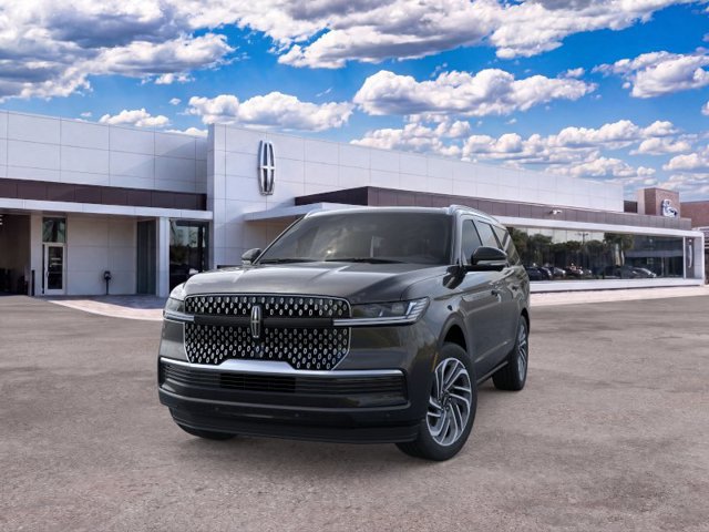 New 2026 Lincoln Navigator Reserve AWD/4WD image 2