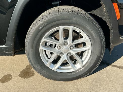 New 2025 Jeep Grand Cherokee L Laredo w/ Luxury Tech Group I image 10