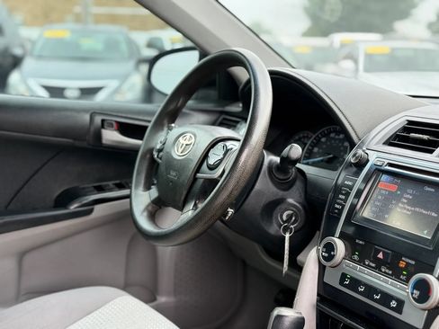 Used 2012 Toyota Camry LE FWD image 25