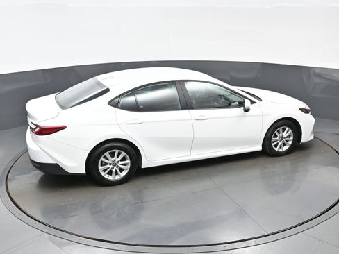 Used 2025 Toyota Camry LE w/ Convenience Package AWD/4WD image 42