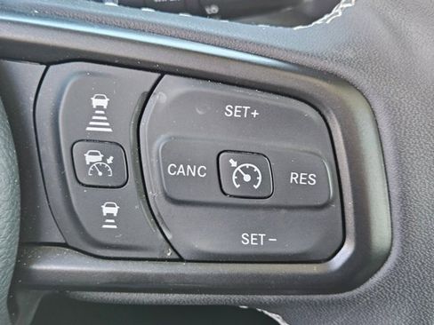 Used 2025 Jeep Wrangler Sport S image 20