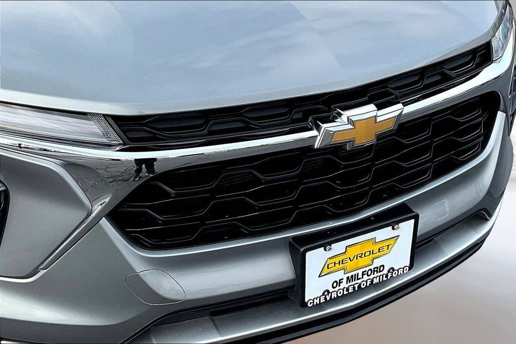 Used 2024 Chevrolet Trax LT FWD image 29