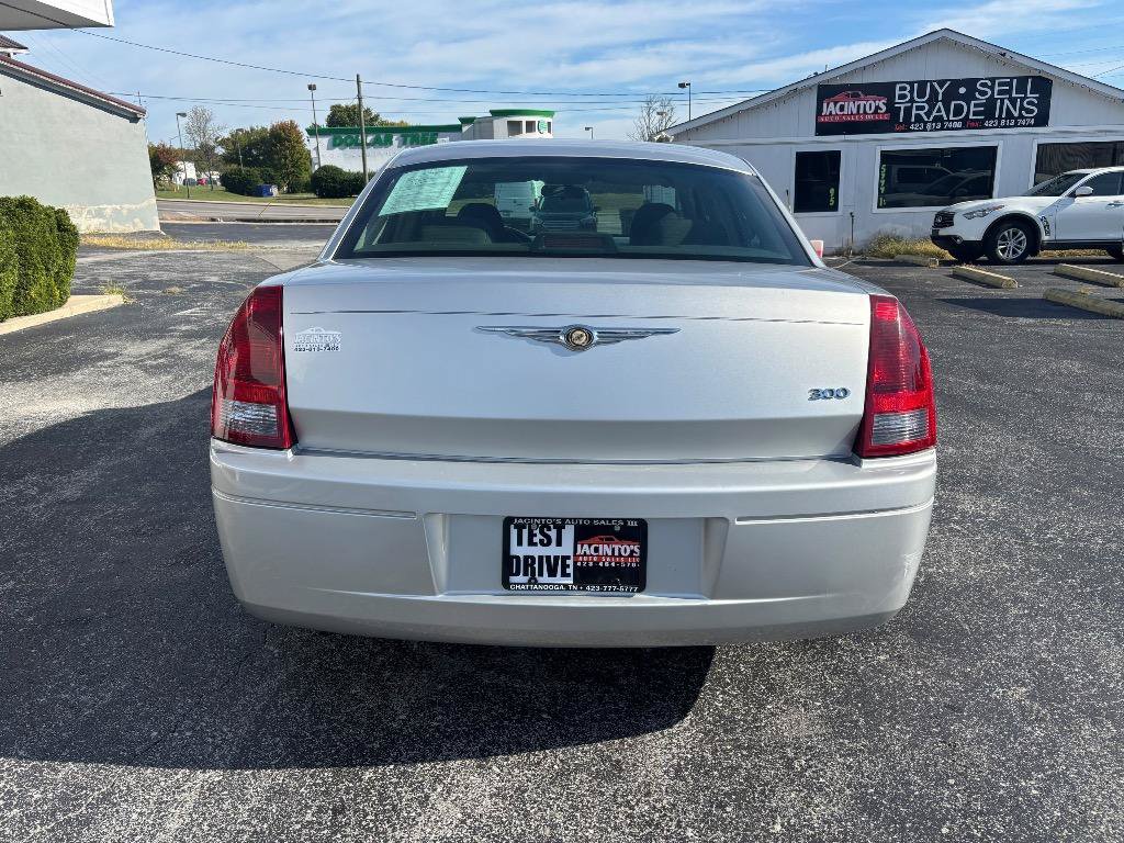 Used 2006 Chrysler 300 RWD image 8