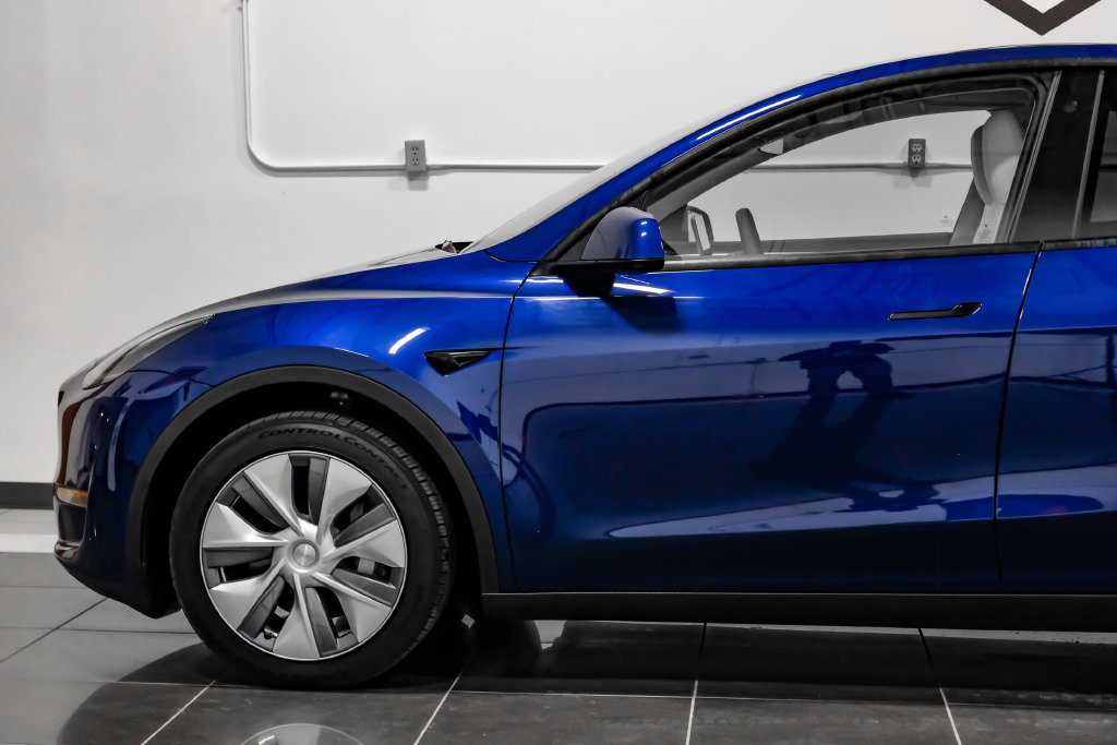 Used 2023 Tesla Model Y Long Range AWD/4WD image 17