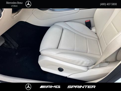 Used 2022 Mercedes-Benz GLC 300 4MATIC image 15