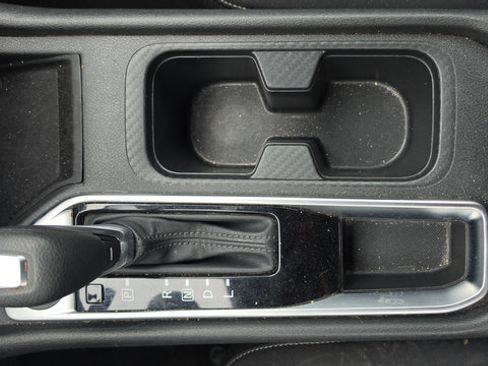 Used 2025 Nissan Sentra SV FWD image 24