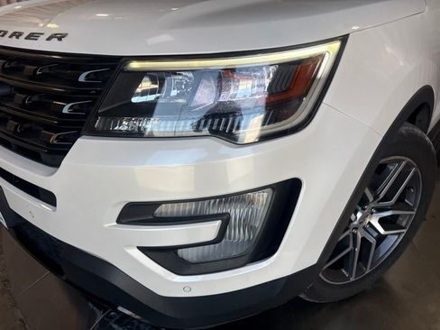 Used 2017 Ford Explorer Sport w/ Equipment Group 401A AWD/4WD image 9