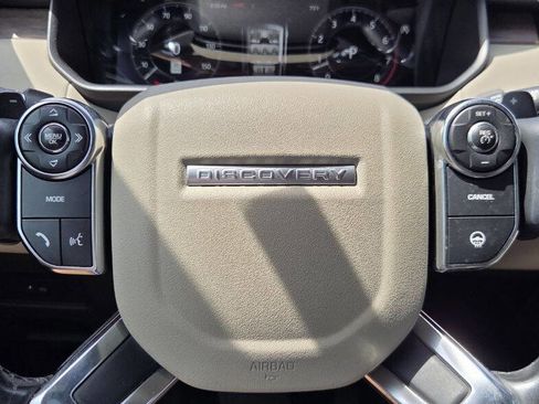 Used 2018 Land Rover Discovery HSE image 22