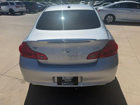 Used 2015 INFINITI Q40 AWD w/ Moonroof Package image 5
