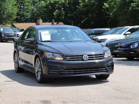 Used 2017 Volkswagen Passat 1.8T R-Line FWD image 1