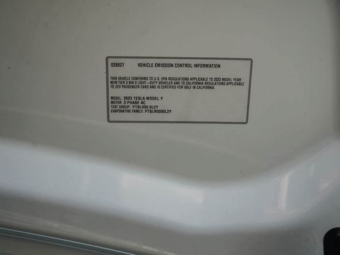 Used 2023 Tesla Model Y Long Range AWD/4WD image 26