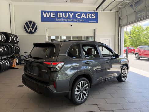 Used 2025 Subaru Forester Touring AWD/4WD image 4