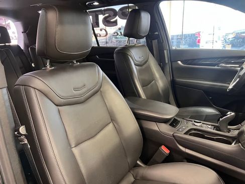 Used 2023 Cadillac XT6 Premium Luxury w/ Technology Package image 36