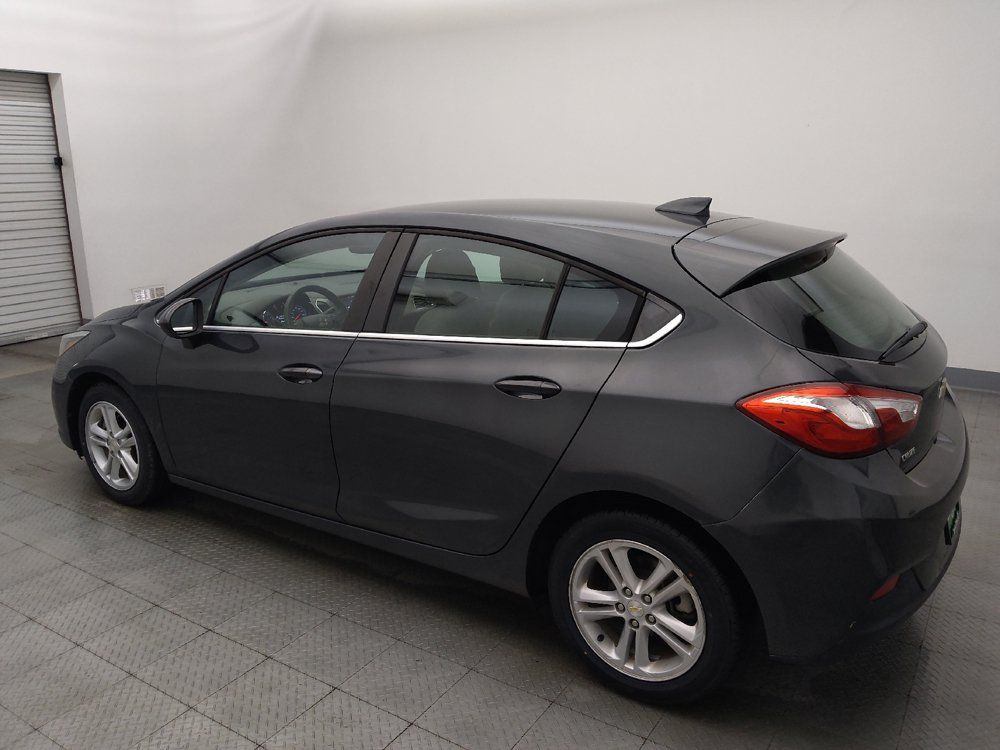 Used 2017 Chevrolet Cruze LT FWD image 3