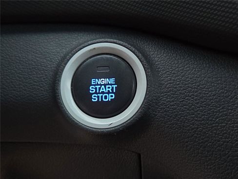 Used 2019 Hyundai Ioniq Plug-In Hybrid image 6