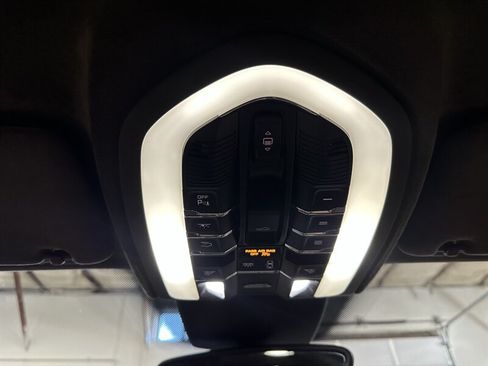 Used 2015 Porsche Cayenne Turbo w/ Premium Plus Package AWD/4WD image 39