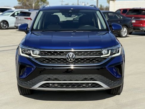 Used 2023 Volkswagen Taos SEL image 3