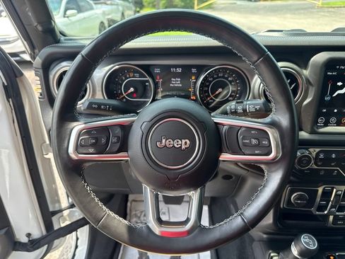 Used 2022 Jeep Wrangler Unlimited Sahara w/ LED Lighting Group AWD/4WD image 14