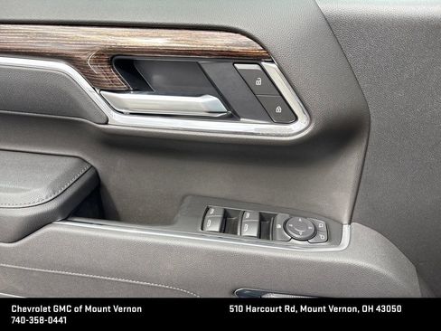 New 2026 GMC Sierra 1500 SLE w/ LPO, Black Badging Package AWD/4WD image 12
