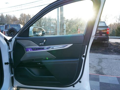 Used 2024 BMW 740i xDrive image 67