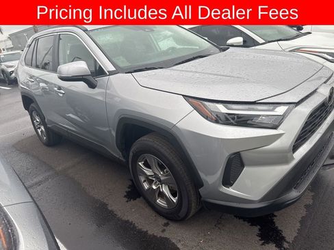 Used 2025 Toyota RAV4 XLE FWD image 3