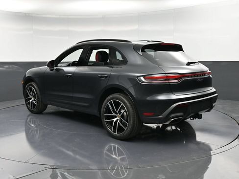 Certified 2026 Porsche Macan AWD/4WD image 3