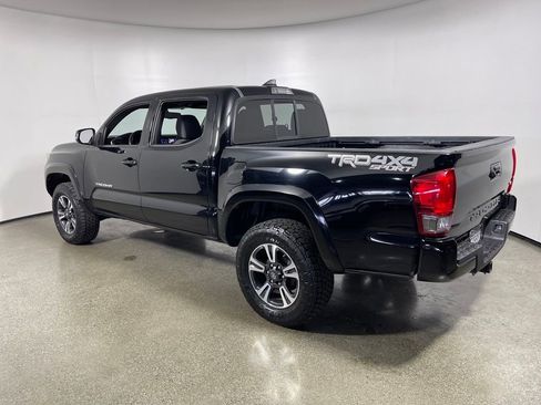 Certified 2016 Toyota Tacoma TRD Sport w/ Towing Package image 5