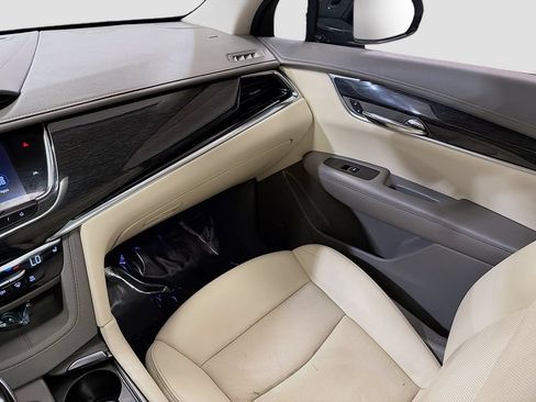 Used 2021 Cadillac XT6 Premium Luxury w/ LPO, Floor Liner Package AWD/4WD image 25