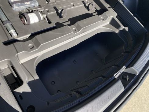 New 2026 Chevrolet Equinox EV LT image 24