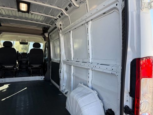 Used 2025 RAM ProMaster 2500 w/ Convenience Group FWD image 22