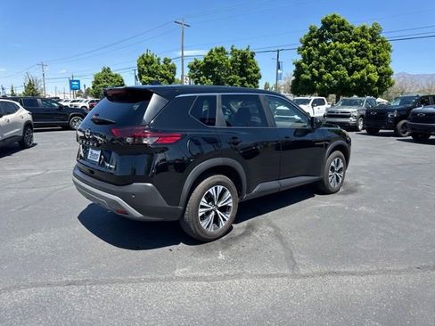 Used 2023 Nissan Rogue SV AWD/4WD image 4