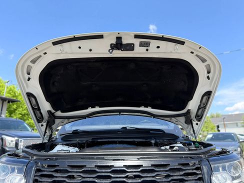 Used 2016 Land Rover Range Rover HSE AWD/4WD image 3