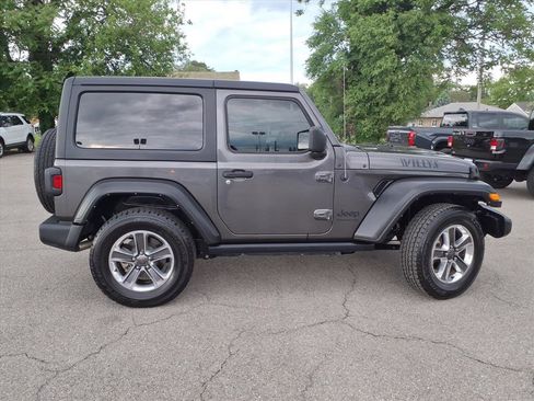 Used 2022 Jeep Wrangler Sport AWD/4WD image 3