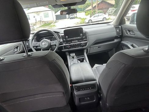 Certified 2024 Nissan Pathfinder SV image 6