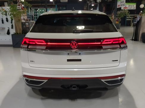 Used 2024 Volkswagen Atlas Cross Sport SEL AWD/4WD image 9