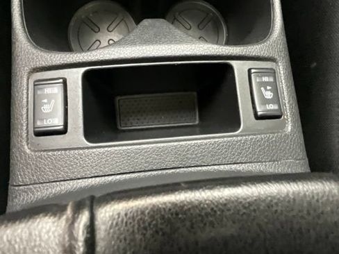 Used 2017 Nissan Rogue SV AWD/4WD image 25