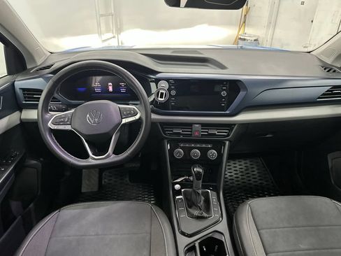 Used 2023 Volkswagen Taos SE w/ Panoramic Sunroof Package FWD image 24