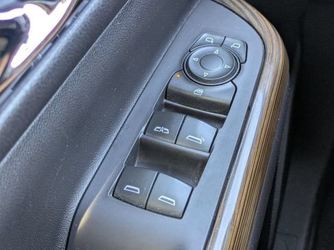 Used 2020 GMC Acadia SLE w/ Driver Convenience Package FWD image 28