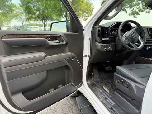 New 2026 GMC Sierra 1500 Elevation w/ Elevation Premium Package image 18