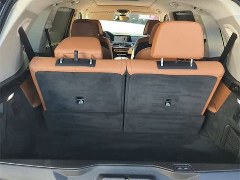 Used 2022 BMW X7 xDrive40i w/ Premium Package image 27