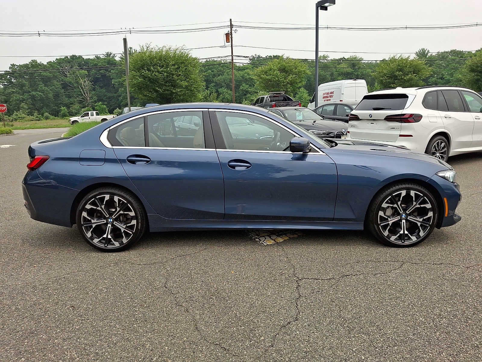 Used 2025 BMW 330i xDrive Sedan w/ Premium Package AWD/4WD image 8