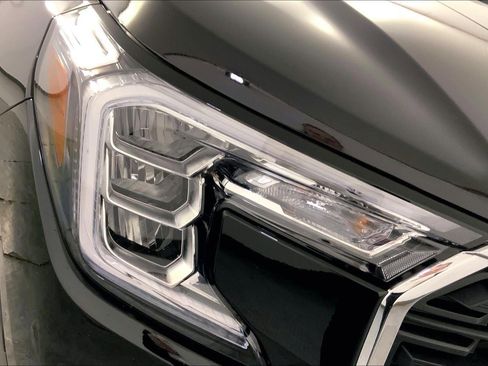 Used 2024 GMC Terrain SLE image 27