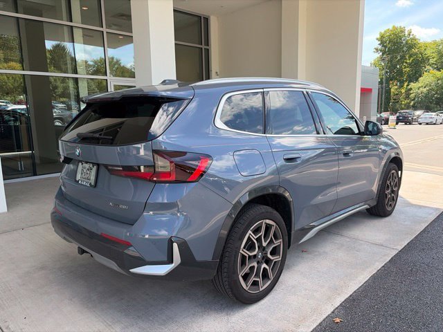 Used 2025 BMW X1 xDrive28i AWD/4WD image 3