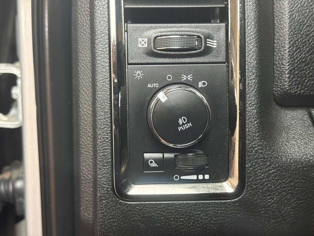Used 2018 RAM 2500 Big Horn w/ Sport Appearance Group AWD/4WD image 22