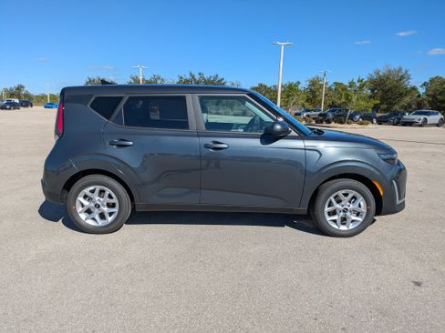 New 2025 Kia Soul LX image 4
