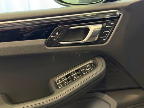 Certified 2026 Porsche Macan AWD/4WD image 14