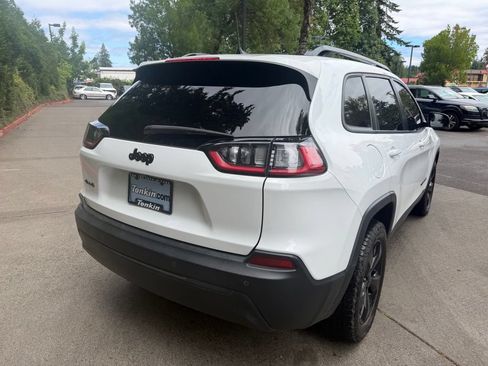 Used 2021 Jeep Cherokee Latitude Plus AWD/4WD image 4