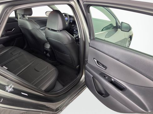 Used 2026 Hyundai Elantra Limited FWD image 36
