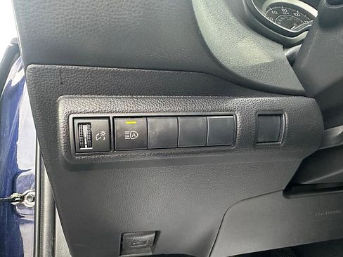 Used 2020 Toyota Corolla LE image 28